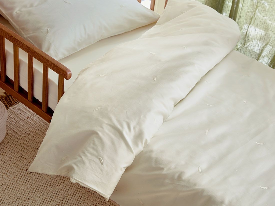 Kinderbettwäsche Baumwollsatin Warm White Feather